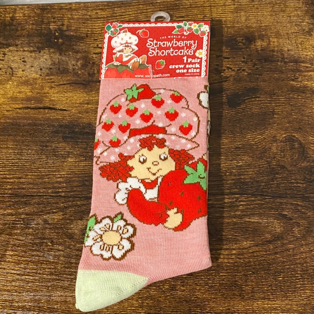 Strawberry Shortcake Pink Crew Socks - Picture 1 of 4